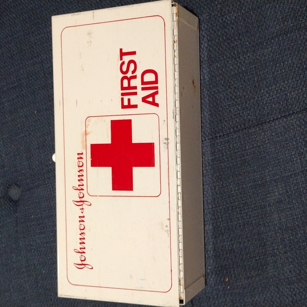 Vintage Limited FIRST AID KIT